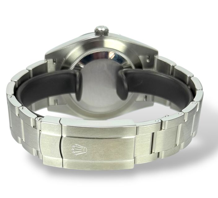 Rolex Oyster Perpetual 124300 Image 4